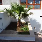 Beachfront Apartment Jelsa